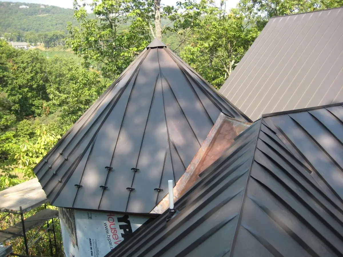 Professional Roof Tarp Installation by Craftsman Roofing in Inwood